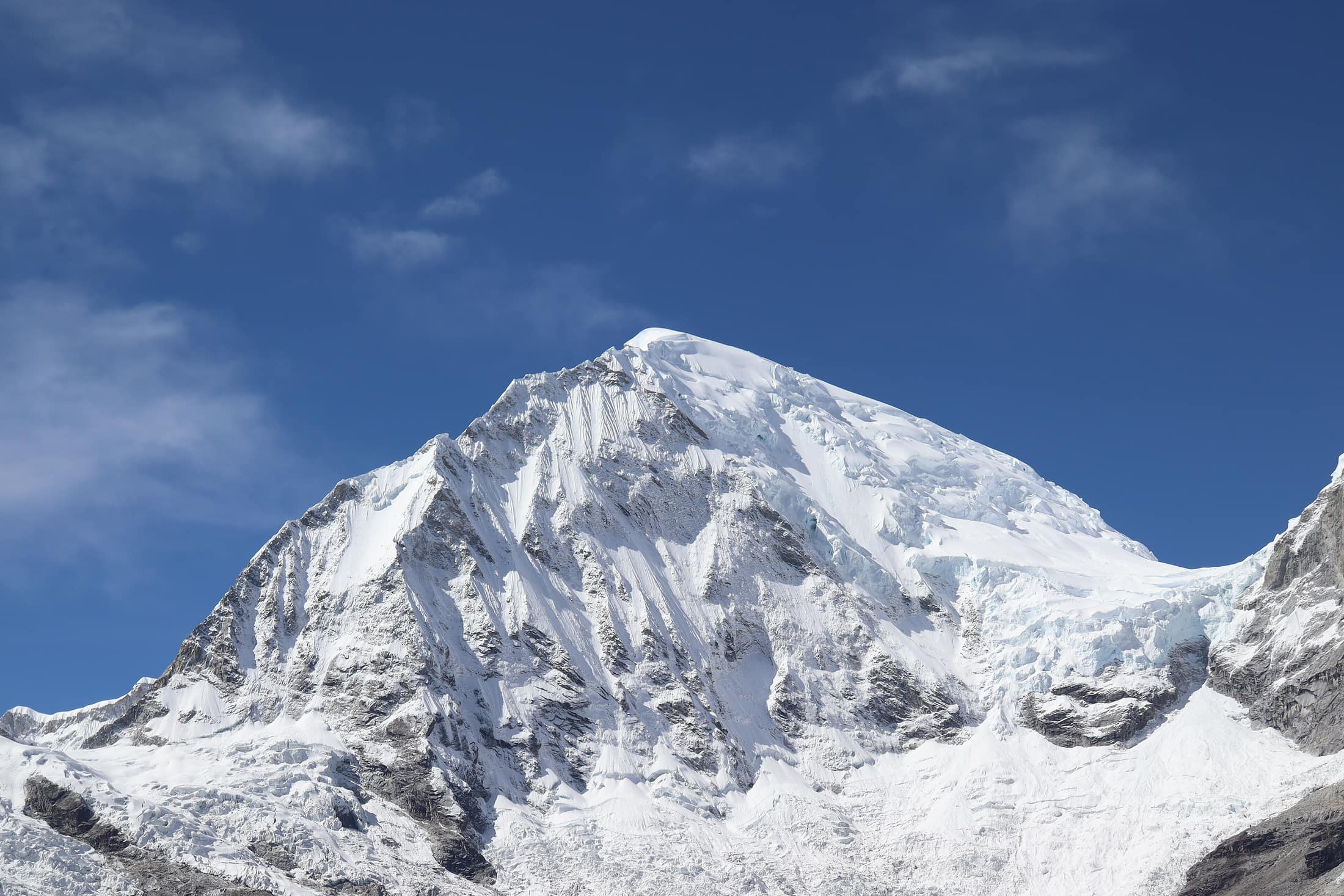 The south summit of Huascarán, 6,768 m, above the Portachuelo road.