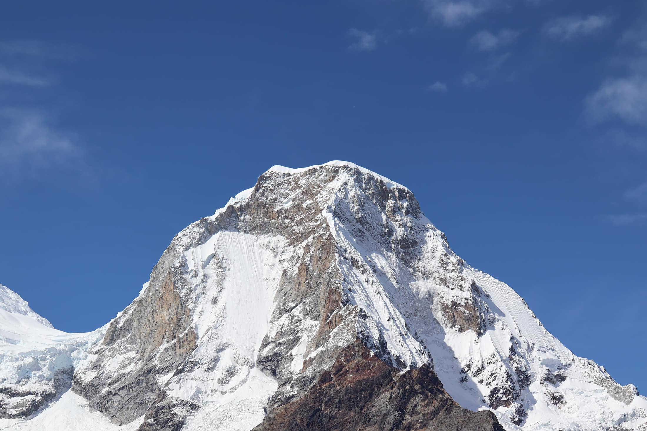 Ice and rock on the north summit of Huascarán.